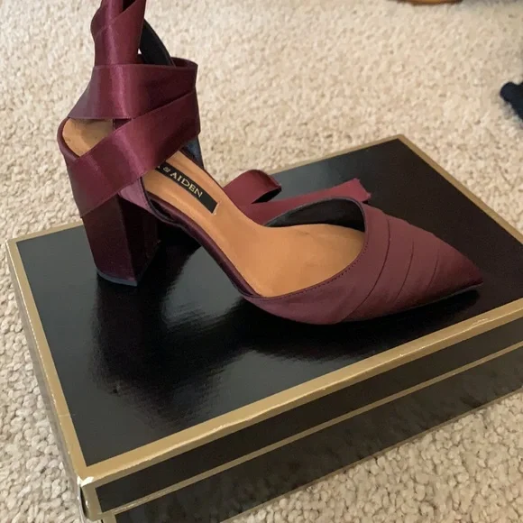 Ava & Aiden Sher satin heels - Picture 2 of 4